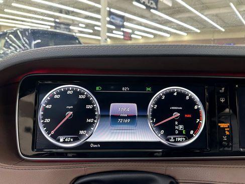 Used 2017 Mercedes-Benz S 550 Sedan image 24
