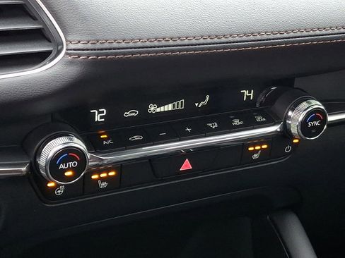 New 2026 MAZDA MAZDA3 Hatchback w/Premium Plus Pkg image 14