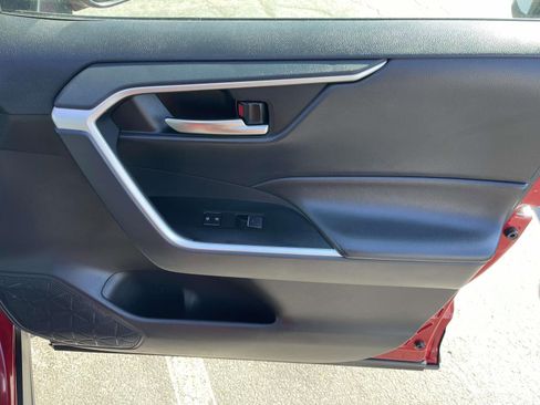 Used 2025 Toyota RAV4 XLE image 39