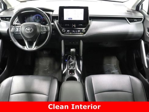 Certified 2024 Toyota Corolla Cross XLE image 31