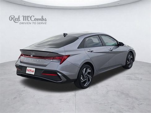 New 2025 Hyundai Elantra SEL FWD image 5