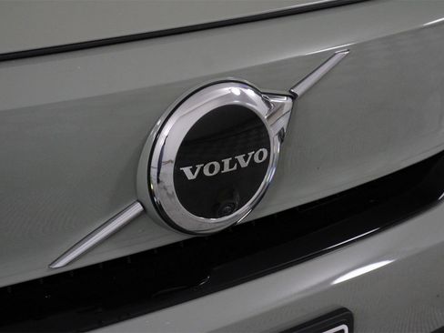 Certified 2023 Volvo XC40 Recharge Plus image 25