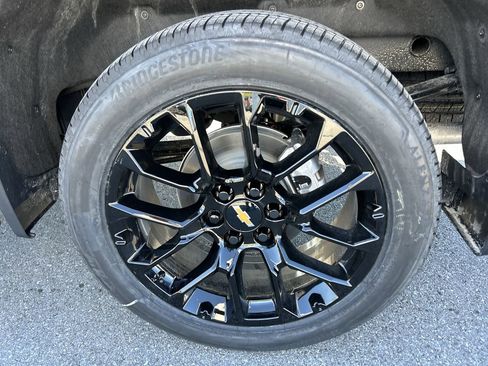 New 2026 Chevrolet Silverado 1500 High Country w/ Technology Package AWD/4WD image 10