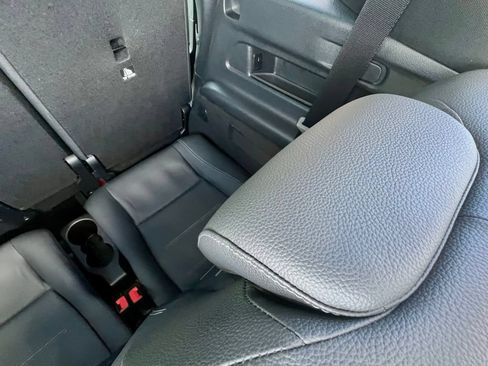 Certified 2022 Mercedes-Benz GLB 250 4MATIC image 30