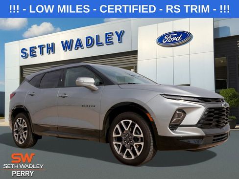 Used 2025 Chevrolet Blazer RS image 1