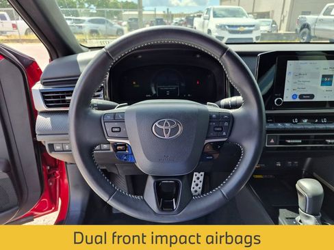 Used 2025 Toyota Camry SE FWD image 31