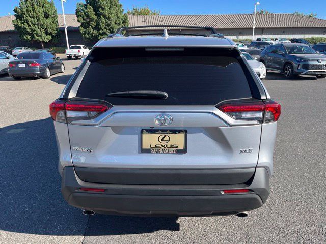 Used 2024 Toyota RAV4 XLE w/ Convenience Package FWD image 4