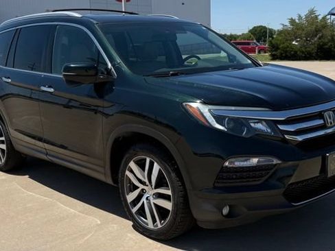 Used 2017 Honda Pilot Touring image 14