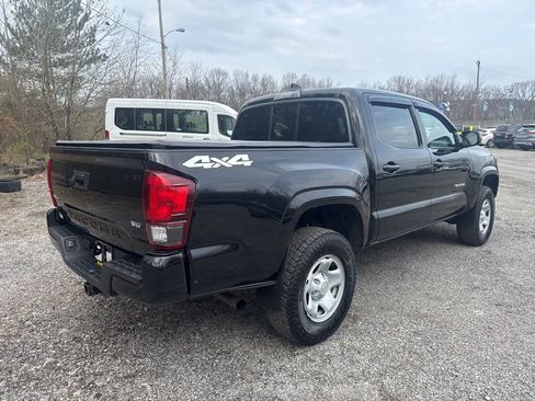 Used 2022 Toyota Tacoma SR AWD/4WD image 9
