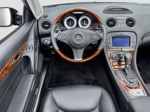 Used 2011 Mercedes-Benz SL 550 image 20