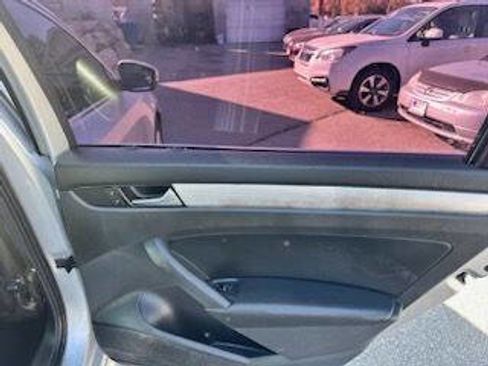 Used 2013 Volkswagen Passat 2.5 SE image 37