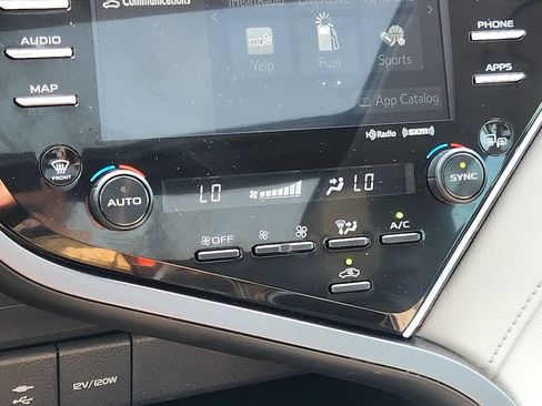 Used 2018 Toyota Camry XLE w/ Driver Assist Package FWD image 27