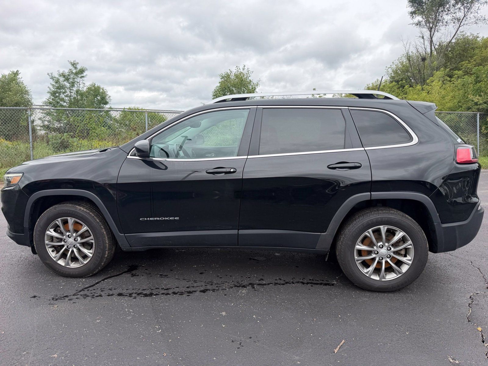 Used 2021 Jeep Cherokee Latitude Plus w/ Sun & Sound Group AWD/4WD image 10