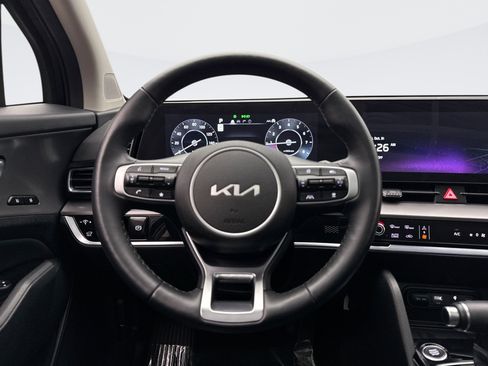 Used 2025 Kia Sportage SX image 12