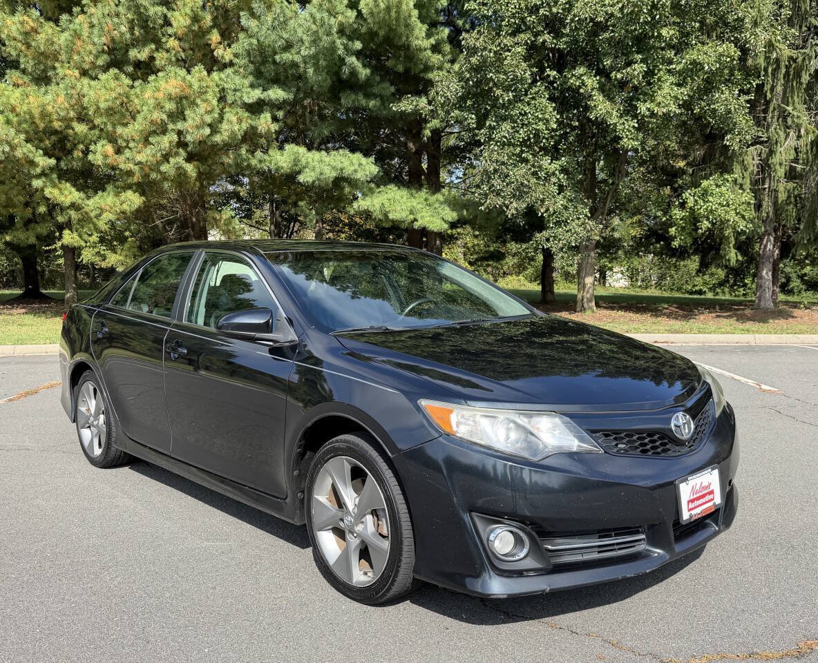 Used 2012 Toyota Camry SE w/ Leather Pkg FWD image 7