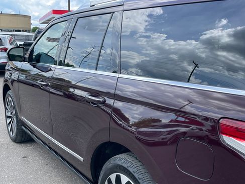 Used 2023 Lincoln Navigator Reserve AWD/4WD image 14