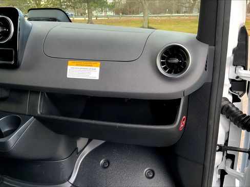 Certified 2025 Mercedes-Benz Sprinter 2500 image 10