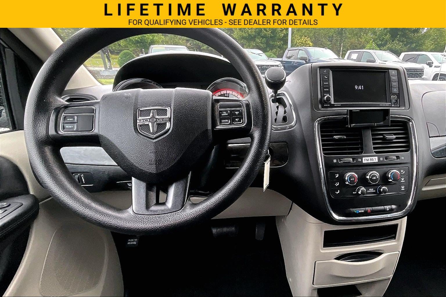 Used 2018 Dodge Grand Caravan SE FWD image 5