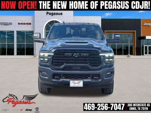 New 2025 RAM 2500 Laramie AWD/4WD image 6