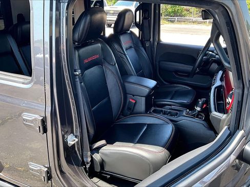 Used 2023 Jeep Wrangler Unlimited Rubicon AWD/4WD image 7