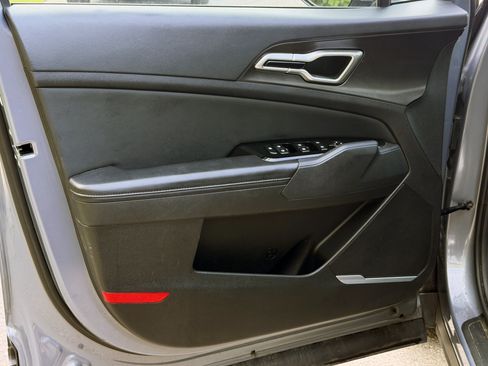 Used 2024 Kia Sportage EX FWD image 4