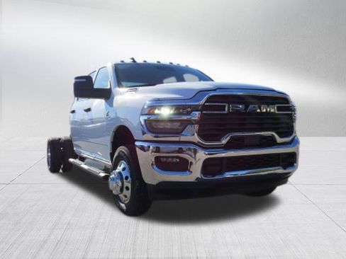 New 2026 RAM 3500 Tradesman w/ Chrome Appearance Group image 9