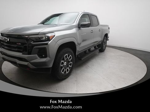 Used 2024 Chevrolet Colorado Z71 w/ Z71 Convenience Package 2 AWD/4WD image 1