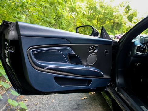 Used 2019 Aston Martin DBS Superleggera RWD image 8