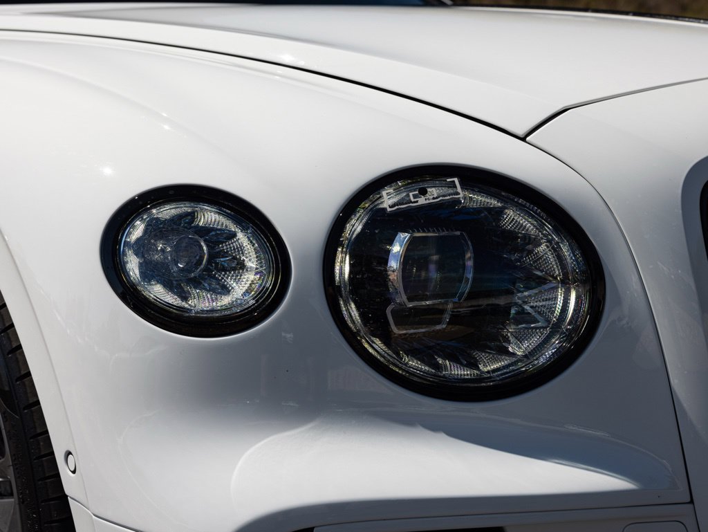 Used 2025 Bentley Flying Spur Plug-In Hybrid AWD/4WD image 19