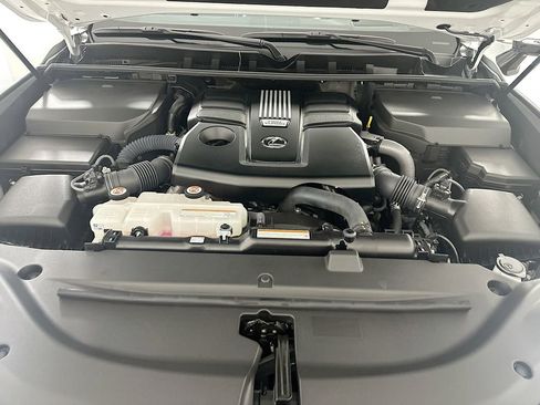 Used 2025 Lexus LX 600 F Sport w/ Accessory Package (Z1) image 32