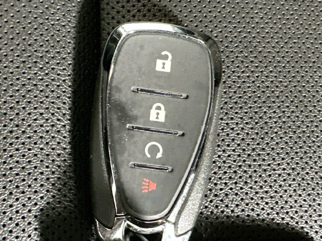 Used 2025 Chevrolet Trax RS w/ Sunroof Package FWD image 16