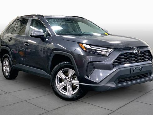 Used 2025 Toyota RAV4 XLE AWD/4WD image 3