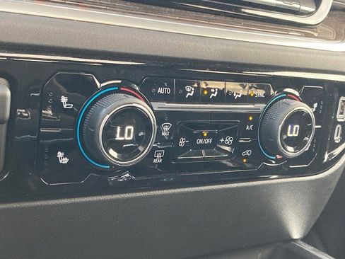 Used 2025 Chevrolet Silverado 1500 LT Trail Boss w/ Convenience Package II image 25