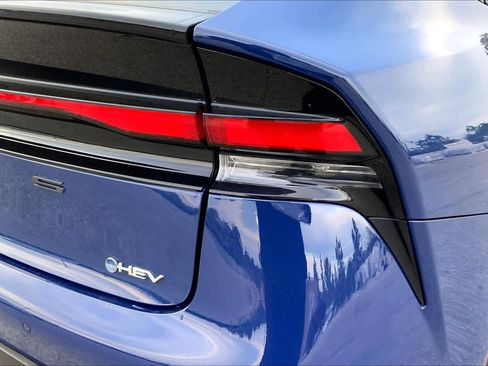 Certified 2024 Toyota Prius LE image 29