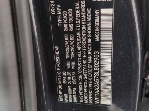 Certified 2025 Porsche Macan AWD/4WD image 24