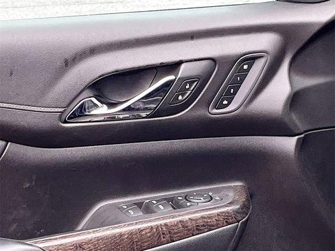 Used 2020 GMC Acadia Denali w/ GMC Pro Grade Package image 18