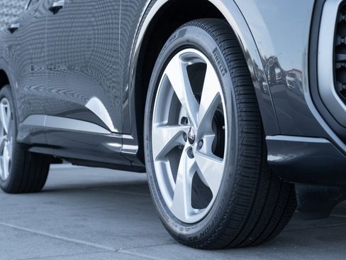 New 2025 Audi Q5 Prestige image 31