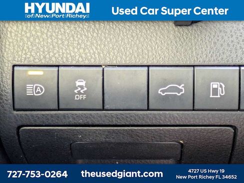 Used 2018 Toyota Camry LE FWD image 25