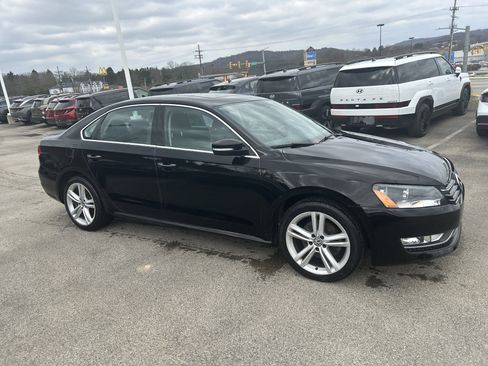 Used 2013 Volkswagen Passat 3.6 SE image 4