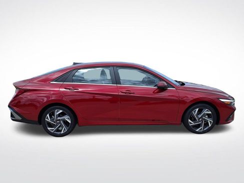 Used 2024 Hyundai Elantra Limited FWD image 5