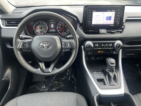 Used 2022 Toyota RAV4 XLE AWD/4WD image 15