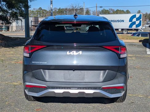 Used 2023 Kia Sportage LX image 5