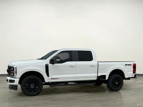 Certified 2024 Ford F250 Lariat w/ Black Appearance Package image 3