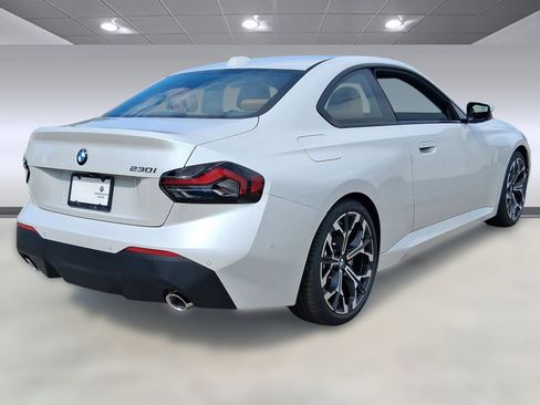 Used 2025 BMW 230i Coupe w/ Premium Package image 8
