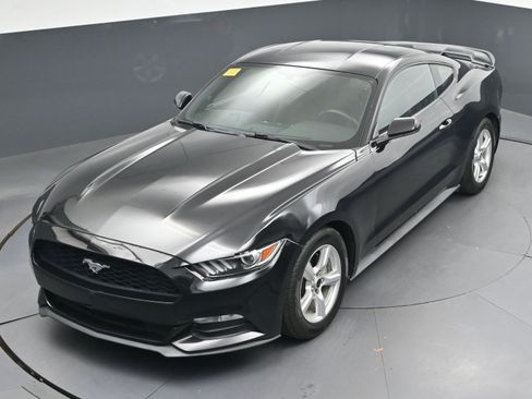 Used 2015 Ford Mustang Coupe image 30