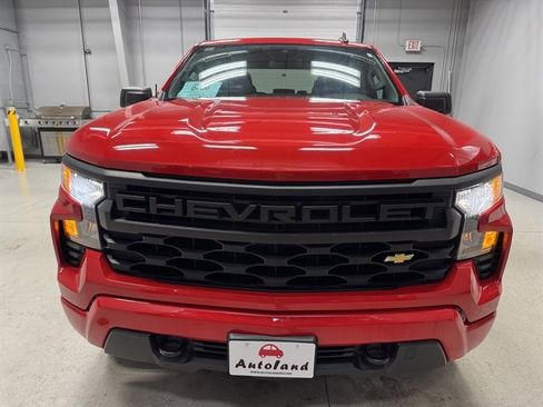 Used 2023 Chevrolet Silverado 1500 Custom image 2