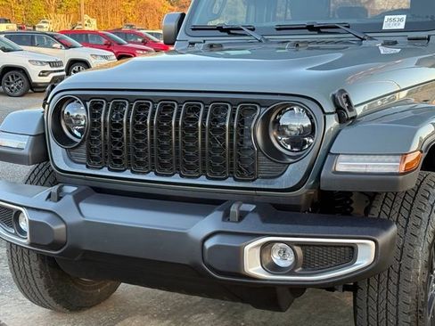 New 2026 Jeep Gladiator Sport AWD/4WD image 10