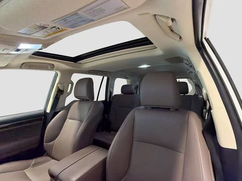 Used 2021 Lexus GX 460 Premium w/ Premium Package AWD/4WD image 19
