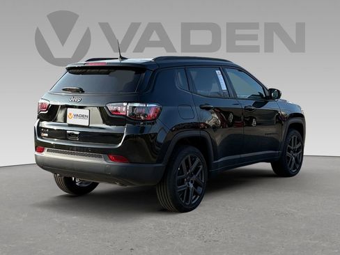 New 2026 Jeep Compass Limited image 17