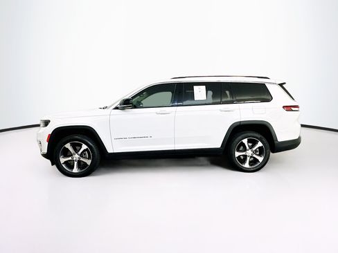 Used 2023 Jeep Grand Cherokee L Limited AWD/4WD image 4
